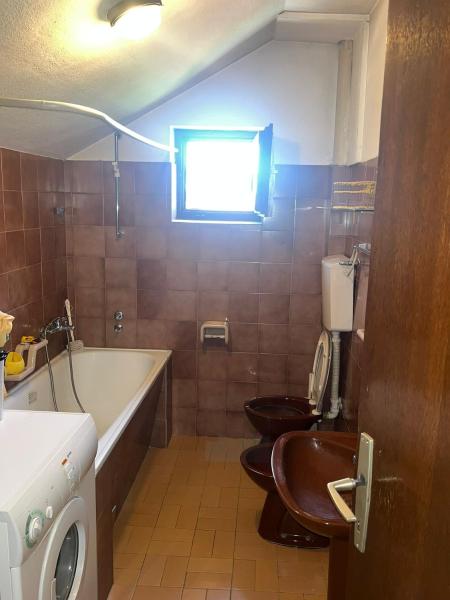 Na zdjęciu widoczny jest obiekt Stan na dan Velickovic położony w mieście Vranje.