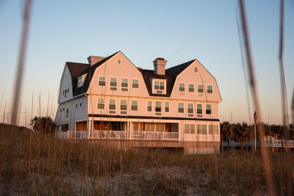 Na fotografii je vidět objekt Elizabeth Pointe Lodge nacházející se ve městě Fernandina Beach.