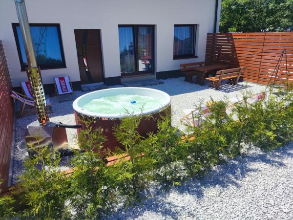 Na zdjęciu widoczny jest obiekt Apartamenty LoftLove położony w mieście Kuczów.