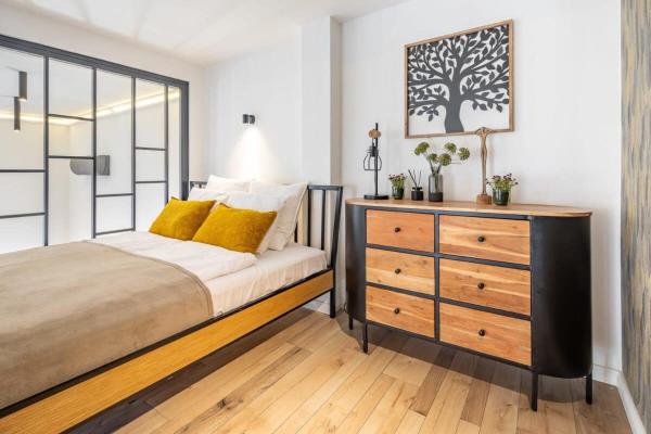 Foto 4: Central - Unique - High-End - Brand New