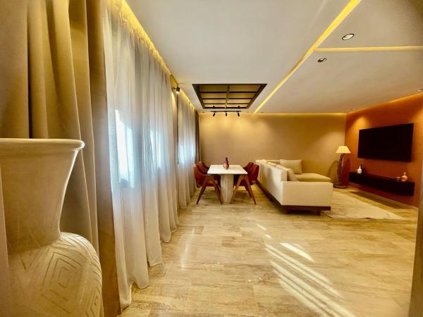Gueliz Terracotta Stay - 2 BR & Cozy Balcony, Marrakech
