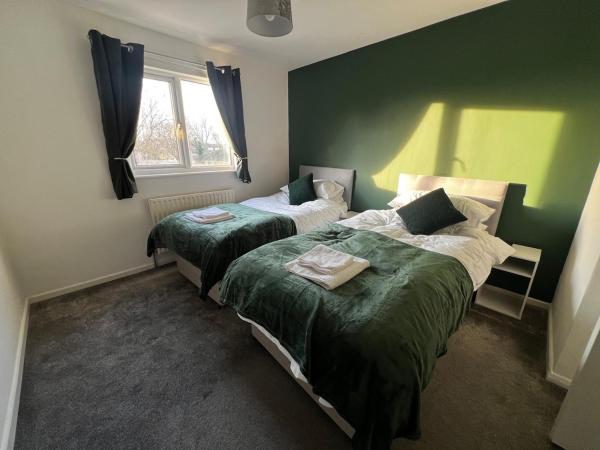 Harkness Suite - Contractors - Enfield