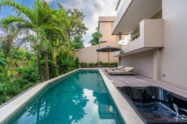 På billedet ses objektet 4BR Villa in Canggu with River and Jungle View beliggende i byen Badung.