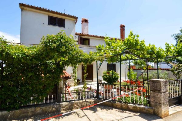 A la foto es mostra l'objecte Four-Bedroom Apartment in Stinjan I situat a la ciutat de Štinjan.