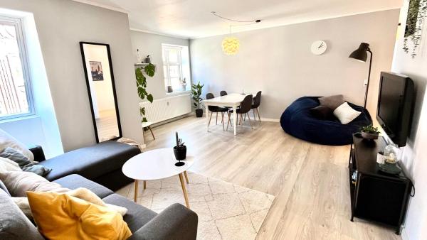 På bildet vises objektet Apartment Alma - Cosy Stay in Aalborg C som ligger i byen Ålborg.