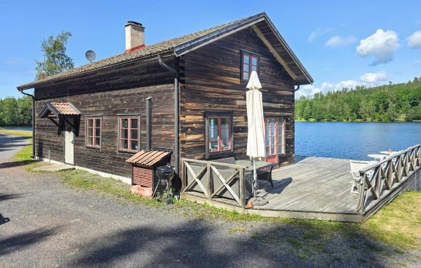 Auf dem Foto ist das Objekt Lovely Home In Gränna With Lake View in der Stadt Bunn zu sehen.