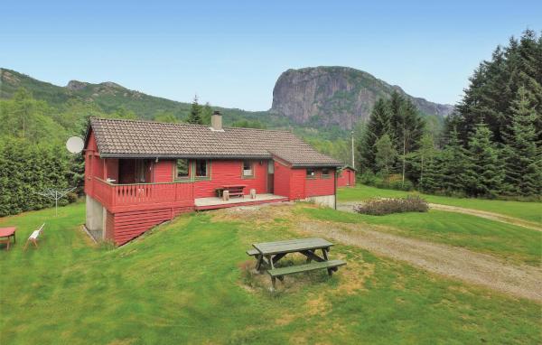 På bildet vises objektet 3 Bedroom Gorgeous Home In Vikeså som ligger i byen Vikeså.