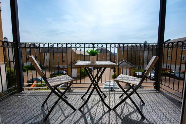 Fotografia 1: Two Bed Two Bath Flat with Balcony Near to Station
