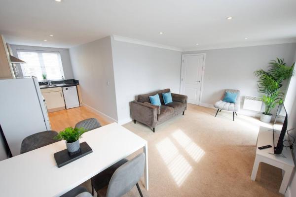 Fotografia 7: Two Bed Two Bath Flat with Balcony Near to Station