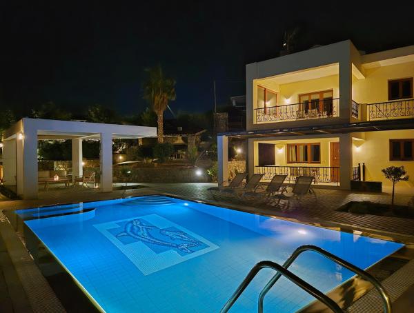 Nella foto è visibile l'oggetto Liakoto Villa with private pool and jacuzzi situato nella città di Lápithos.