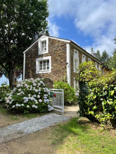 A la foto es mostra l'objecte Hotel Rural La Casa del Burrero situat a la ciutat de Campas.