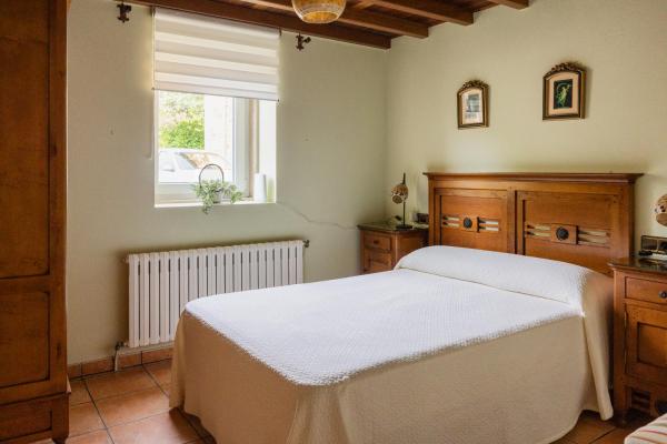 A la foto es mostra l'objecte Casa LarSanAdrian 2 situat a la ciutat de Corcoesto.