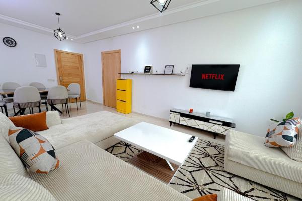 Φωτογραφία 9: Chic & Stylish Luxe Apartment