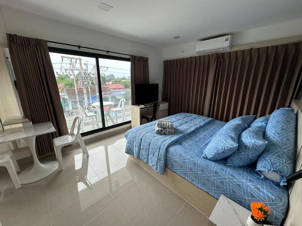 照片显示了位于Prachuap Khiri Khan市的Apartment Blue Sands物件。