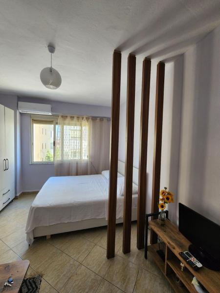 Na fotografii je vidět objekt Sunflower Apartment nacházející se ve městě Durrës.