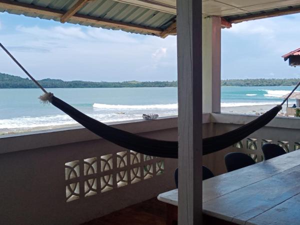 Nella foto è visibile l'oggetto Sanali surf stay situato nella città di Lagudri.
