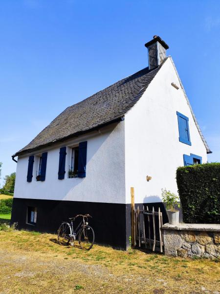 Na fotografii je vidět objekt Le Cottage nacházející se ve městě Singles.