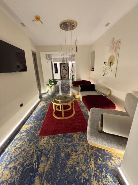 A la foto es mostra l'objecte Gold Palace Hotel situat a la ciutat de El Caire.