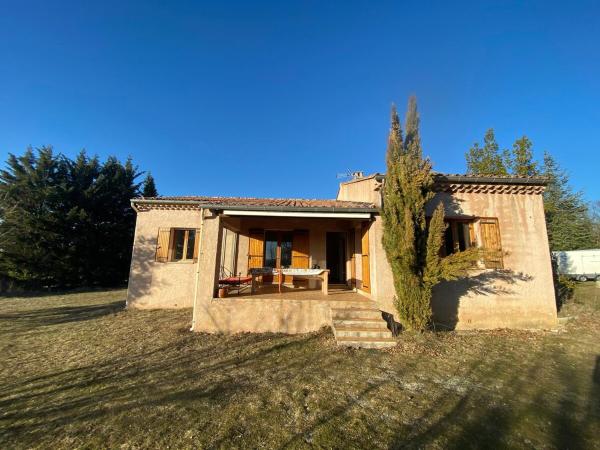 A la foto es mostra l'objecte Villa de l'Argau situat a la ciutat de Saint-Trinit.