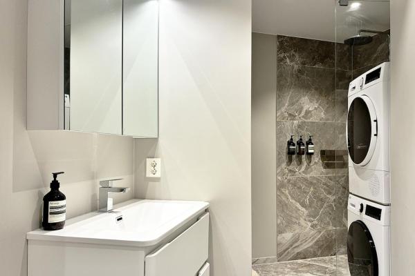Φωτογραφία 5: Spacious, Quiet, Creative Retreat 2BR