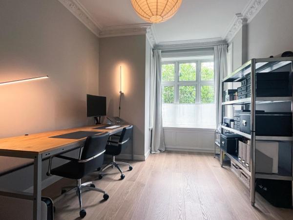 Φωτογραφία 8: Spacious, Quiet, Creative Retreat 2BR