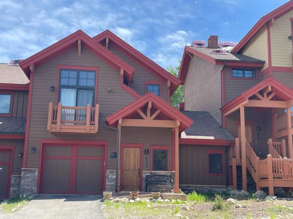 Downtown Wp Villa 835 I Private Hot Tub I Great Views I Activity Program - Winter Park, CO