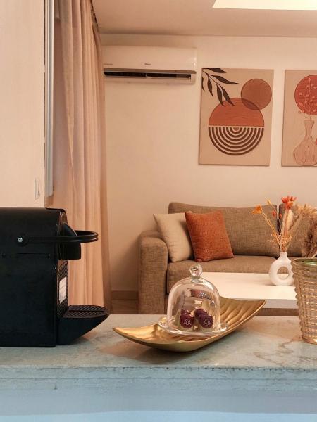 写真にはケニトラ市にあるFully Equipped Apartment in kenitra - 2 Min Walk to Train stationが写っています。
