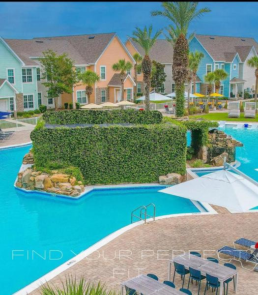 3 Bedroom Luxury Condo With Resort Pool, Game Room, And Gym - Floride
