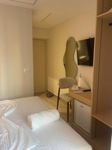 A la foto es mostra l'objecte Ionian Blue Apartament 5 situat a la ciutat de Himare.