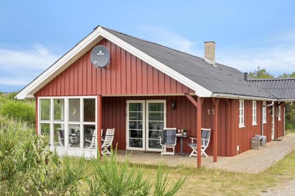 A la foto es mostra l'objecte Holiday Home With Open South-Facing Terrace And Beautiful View situat a la ciutat de Hvide Sande.