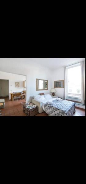 A la foto es mostra l'objecte JOIVY Welcoming Flat with Balcony near Piazza di Spagna situat a la ciutat de Roma.