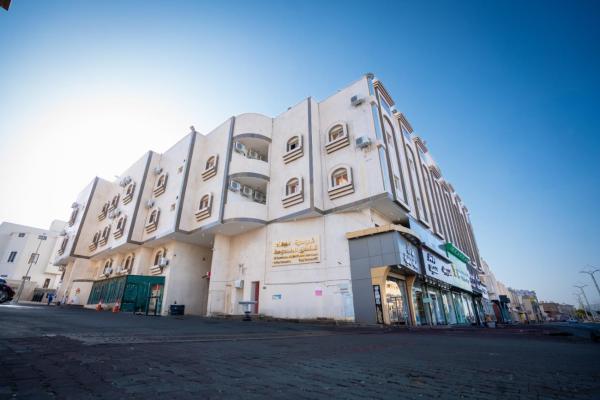 På billedet ses objektet الجوهرة البيضاء للشقق المخدومة beliggende i byen Al Qarāḩīn.