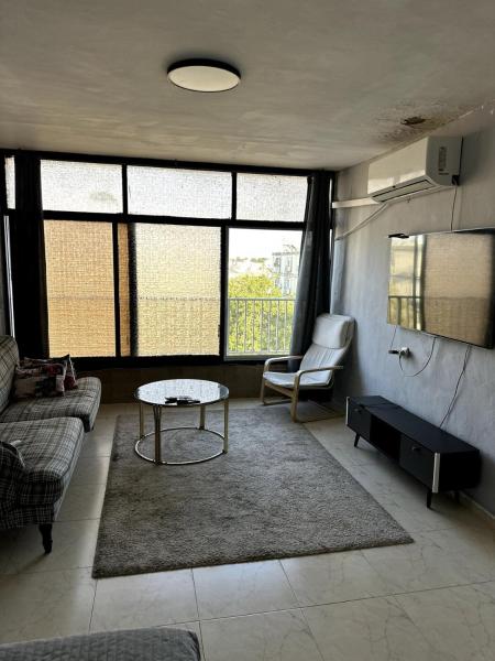 Στη φωτογραφία φαίνεται το αντικείμενο Family apt on the beach που βρίσκεται στην πόλη Qiryat Yam.