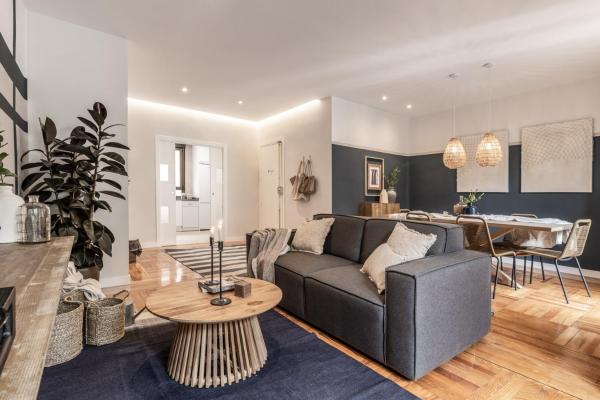 Sebastiano - 3 bedrooms and balcony in Almagro, Madrid