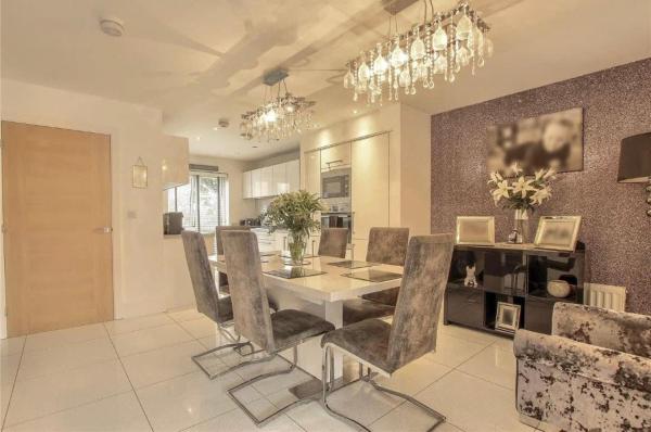 På bildet vises objektet 4 Bed modern luxury home som ligger i byen Middlesbrough.