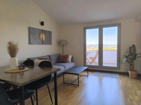 Na zdjęciu widoczny jest obiekt Ático con terraza y vistas - AYE Catedrales położony w mieście Foro.
