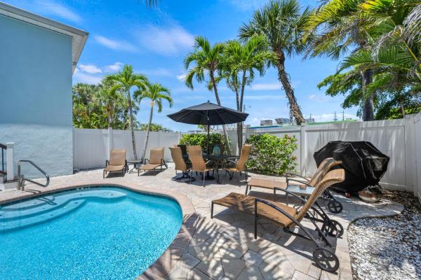 Billede 1: Lime in the Coconut - In Siesta Key Village, Pet Friendly, Private Pool!