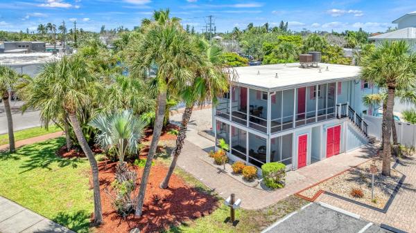 Billede 9: Lime in the Coconut - In Siesta Key Village, Pet Friendly, Private Pool!