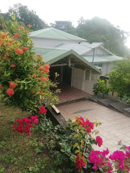 A la foto es mostra l'objecte Charmante maison près de Rivière-Pilote - 65 m² avec terrasse. situat a la ciutat de Abondance.