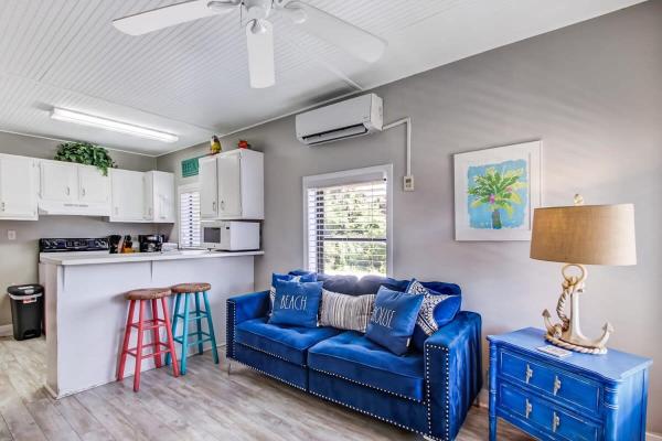 3 Private Units With Beach Path Access & Parking - Tybee Island, GA