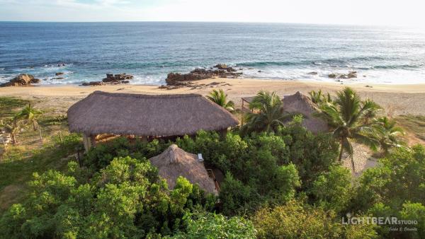 På billedet ses objektet UtopiAmar Beach House & Suites beliggende i byen Coyote.