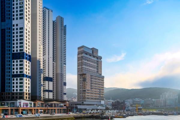 На фото показан объект 부산호텔그라체 Busan Hotel Grazie, расположенный в городе Tongsam-dong.