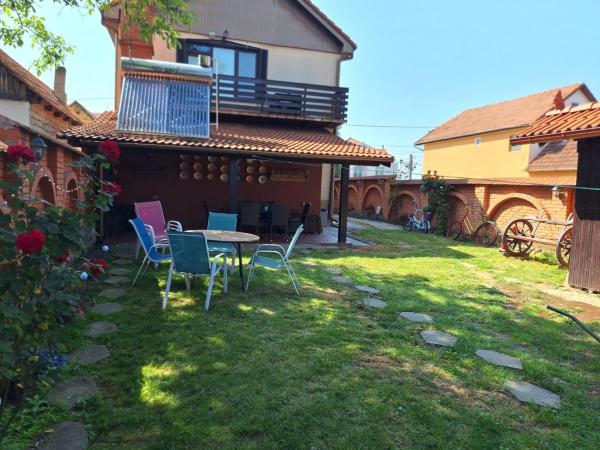 Na zdjęciu widoczny jest obiekt The Home położony w mieście Şerani.