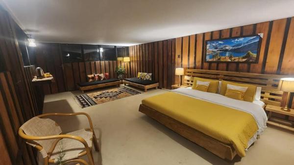 Na fotografii je vidět objekt Kumrat valley room booking nacházející se ve městě Tāl.