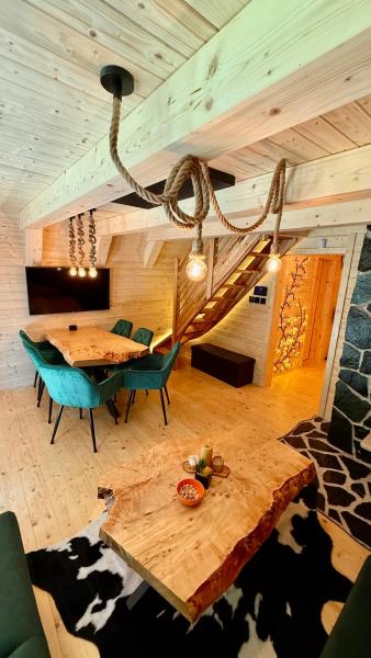 Auf dem Foto ist das Objekt PARADiSE Wellness Chalet - Sauna&SPA in der Stadt Belá zu sehen.