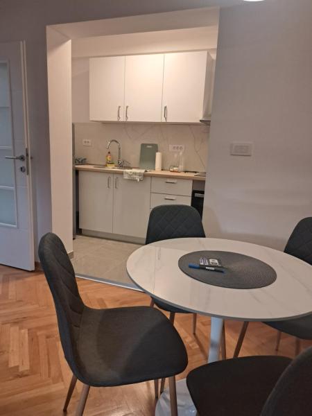 A la foto es mostra l'objecte Avenue Flat situat a la ciutat de Mostar.