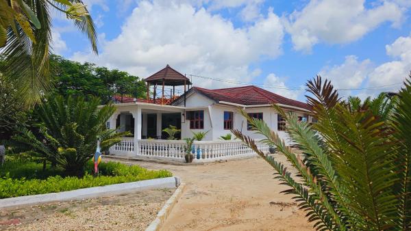 COCO JAMBO PARADISE Beach, Uroa