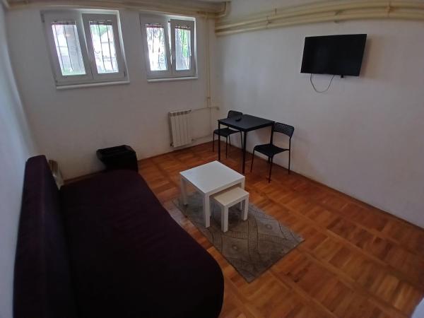 A la foto es mostra l'objecte 17 Oktobar Rakovica situat a la ciutat de Kijevo.