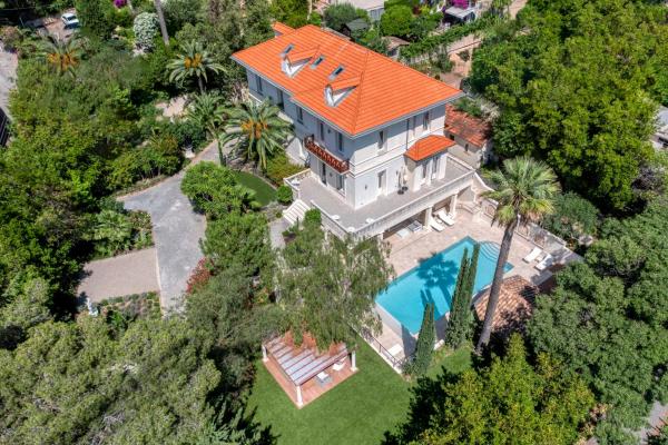 På billedet ses objektet REF 1831 - Cannes Center - Villa for rent beliggende i byen Cannes.