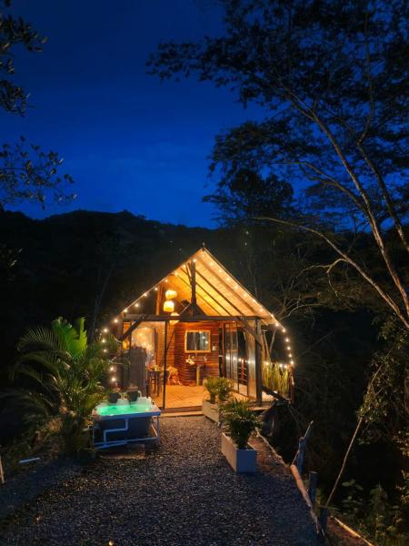 Na zdjęciu widoczny jest obiekt ALMA de la Buitrera Glamping położony w mieście Florida.